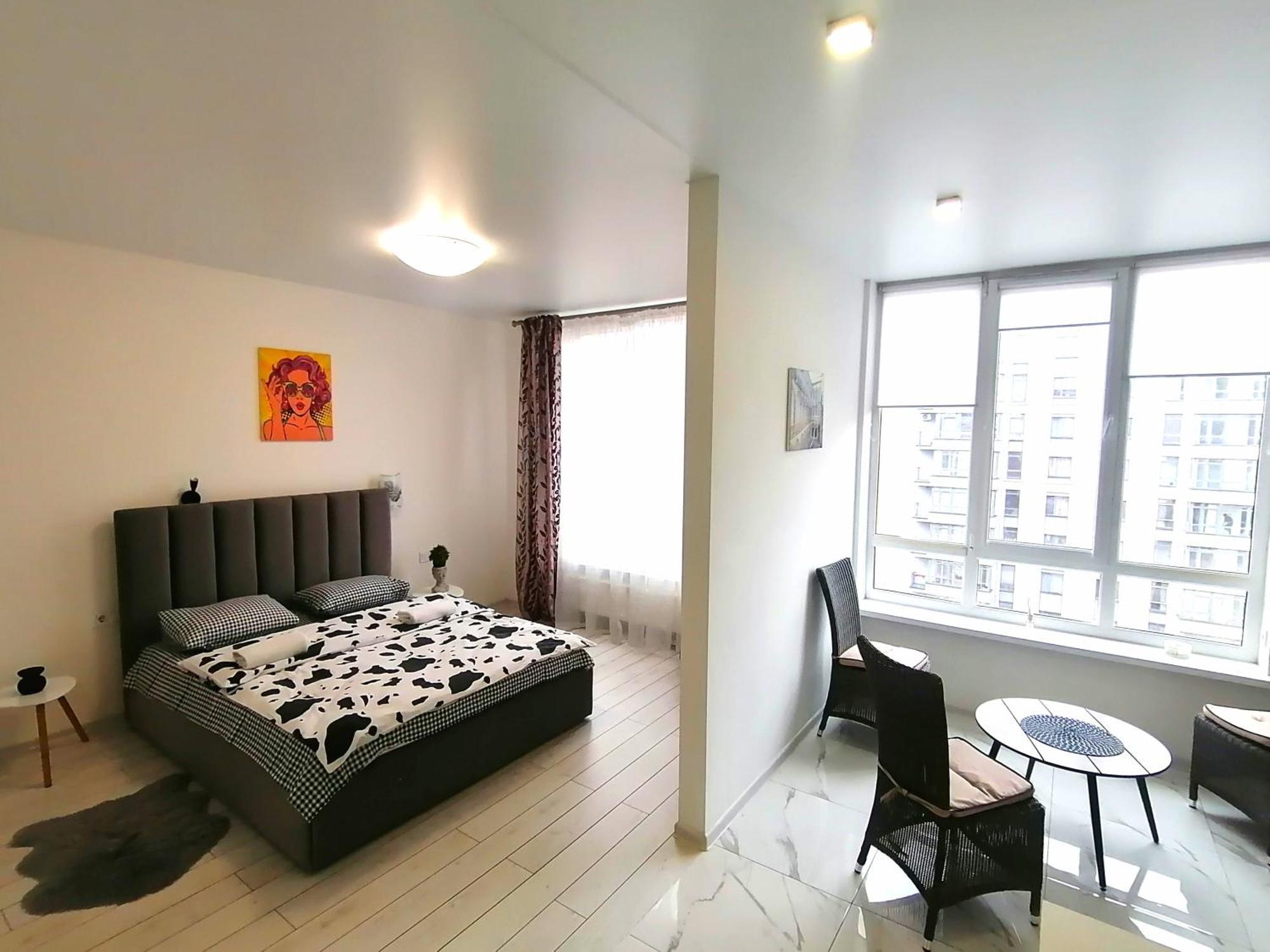 Ferienwohnung Новобудова Сам Центр Жк "Семицвіт" Lemberg Exterior foto