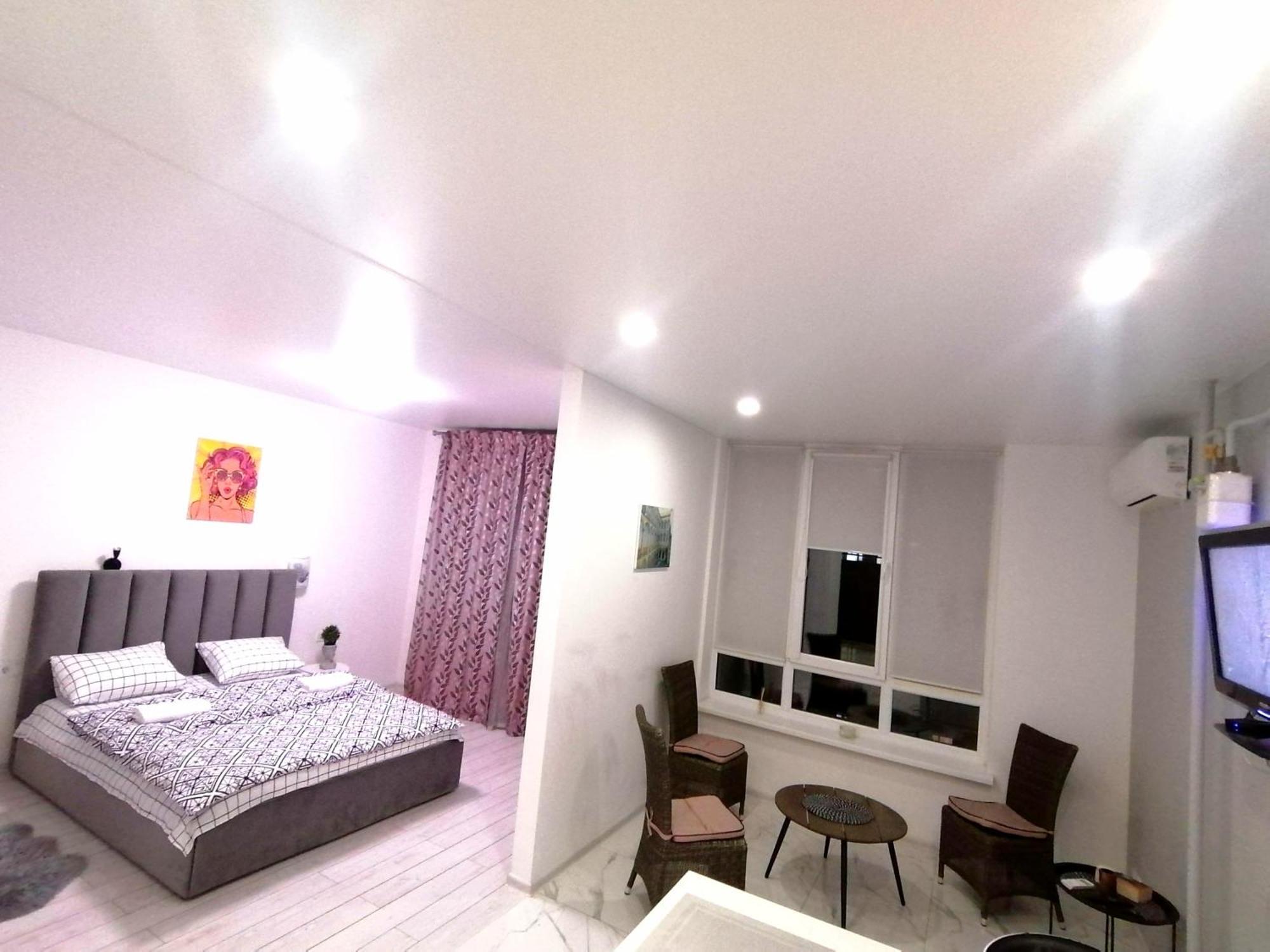 Ferienwohnung Новобудова Сам Центр Жк "Семицвіт" Lemberg Exterior foto